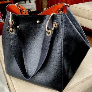 BLACK SHOULDER BAG